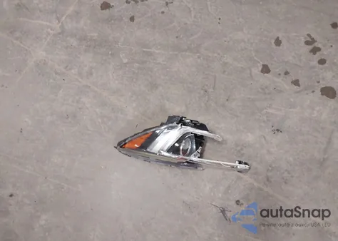 2018 Subaru Outback 2.5I Premium z USA, uszkodzony, nr VIN 4S4BSACC2J3368545